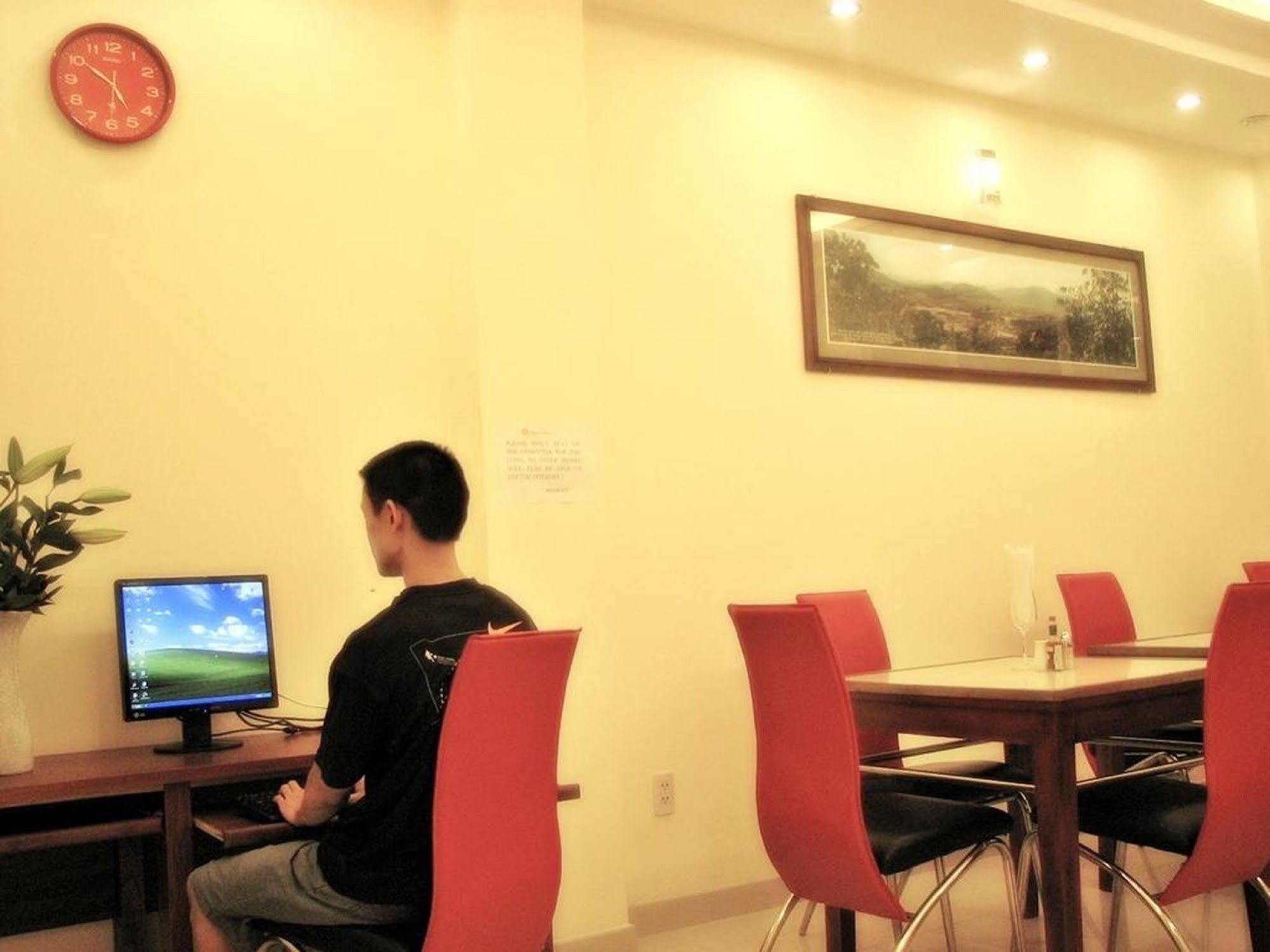 Ipeace Hotel - Bui Vien Walking Street Ho Chi Minh City Bagian luar foto