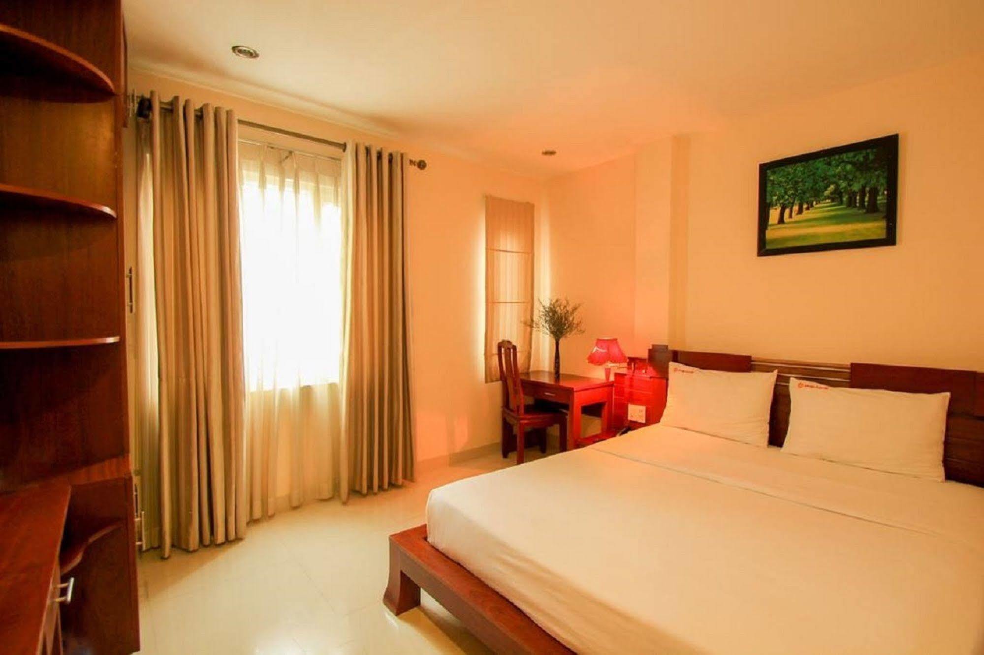 Ipeace Hotel - Bui Vien Walking Street Ho Chi Minh City Bagian luar foto