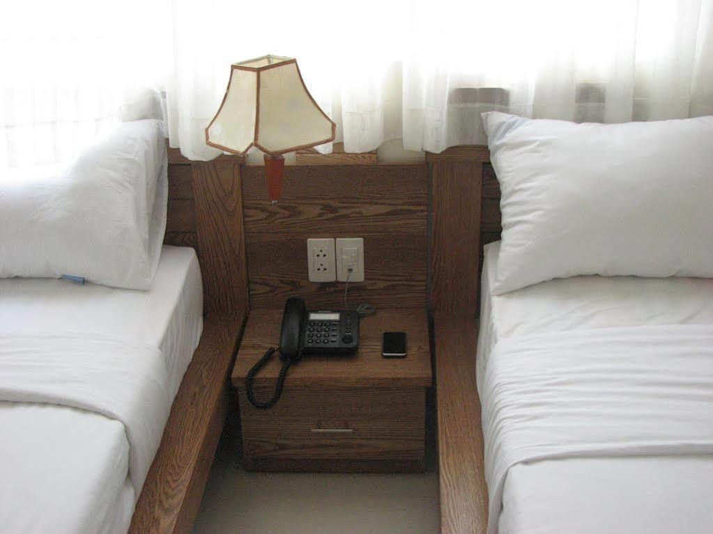 Ipeace Hotel - Bui Vien Walking Street Ho Chi Minh City Bagian luar foto