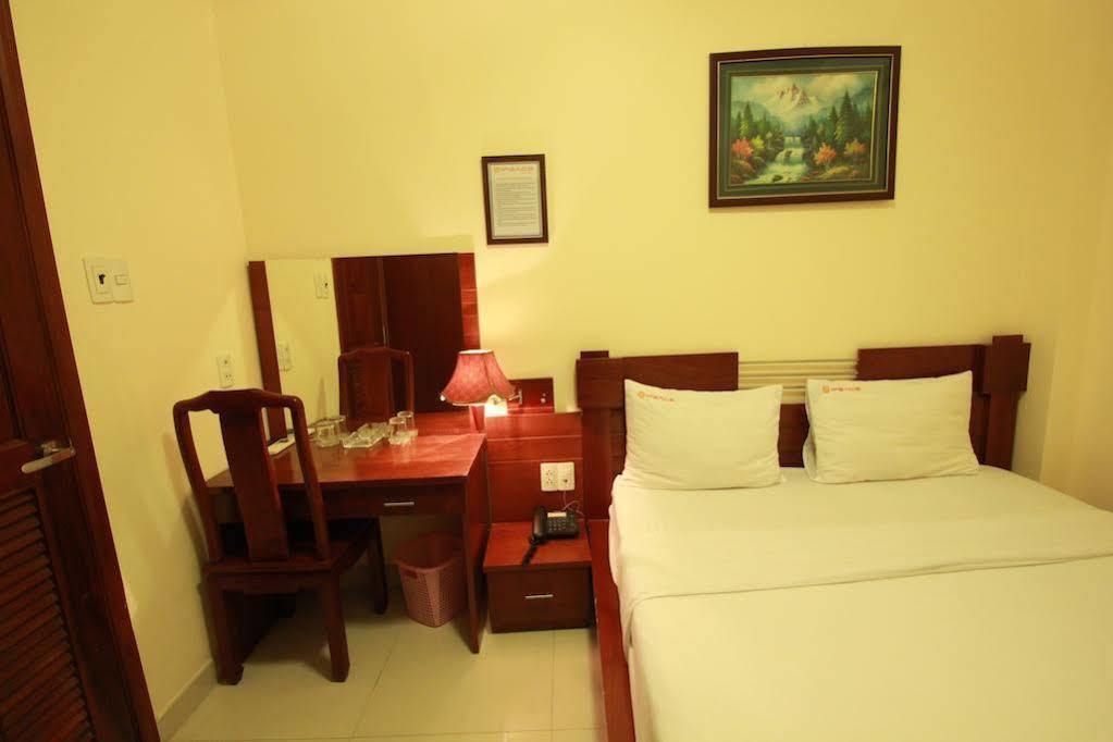 Ipeace Hotel - Bui Vien Walking Street Ho Chi Minh City Bagian luar foto